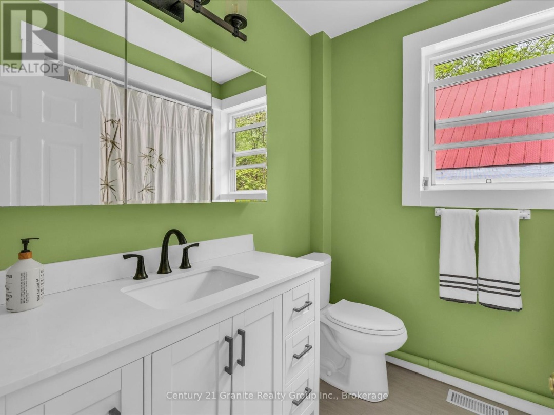 1120 S Clear Lake Road, Clear Lake