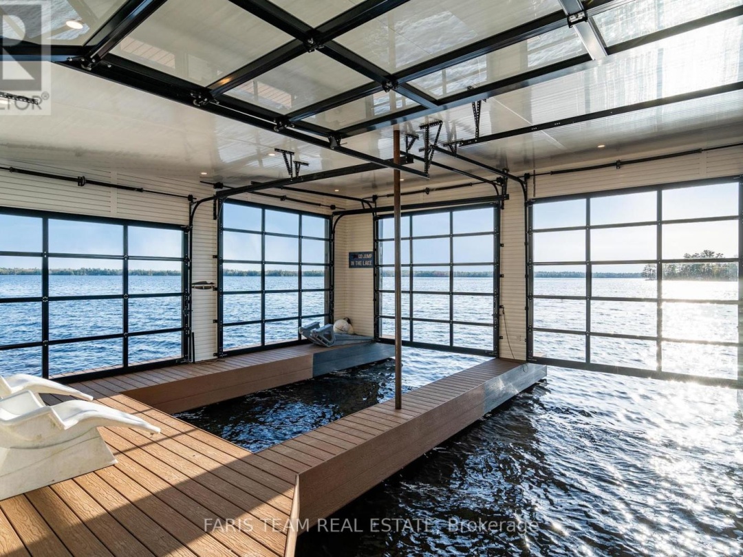 3886 East Shore Road, Gloucester Pool