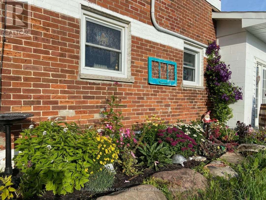 650 Mertz Corner Road, Tiny