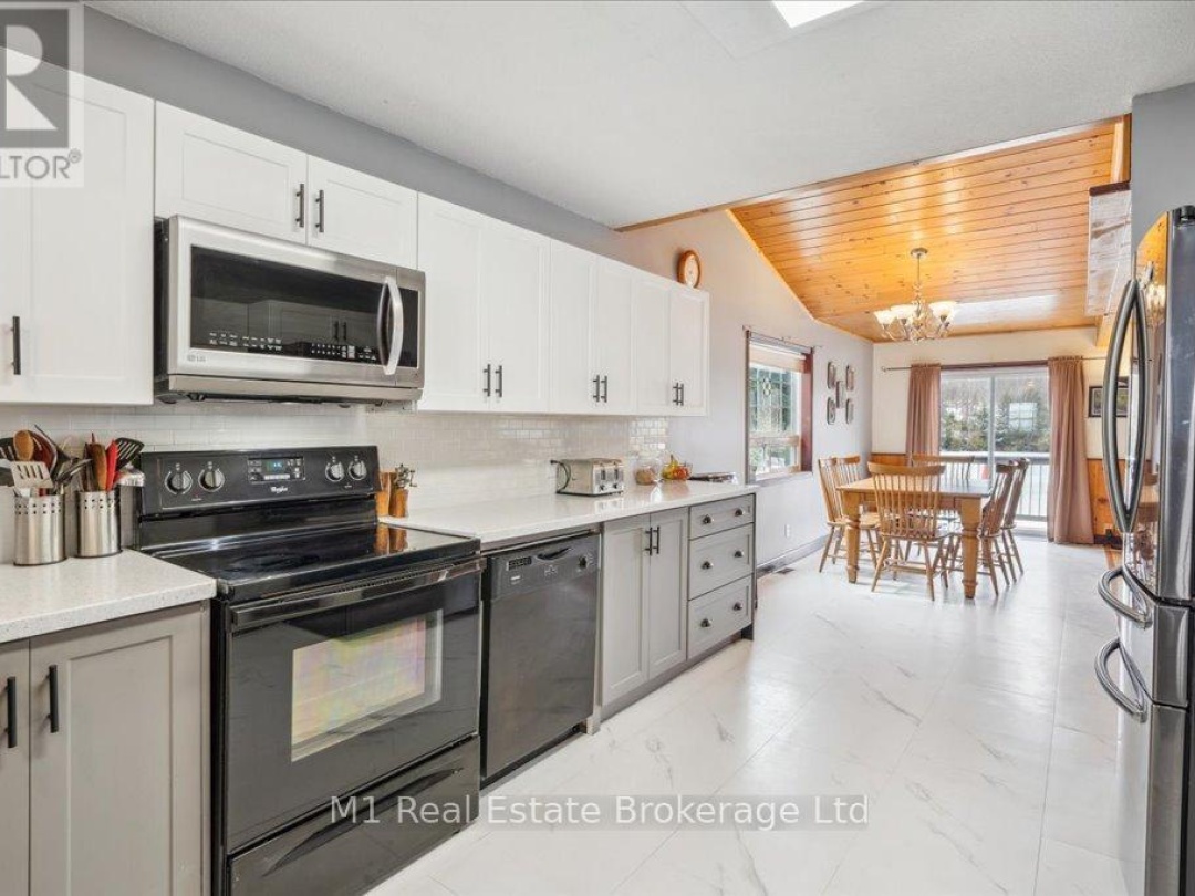 16A Hayhoe Road, Silver Lake