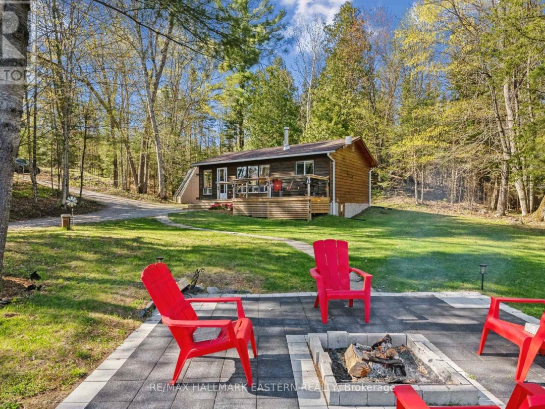 1025 Dickies Lane, Gooderham Lake
