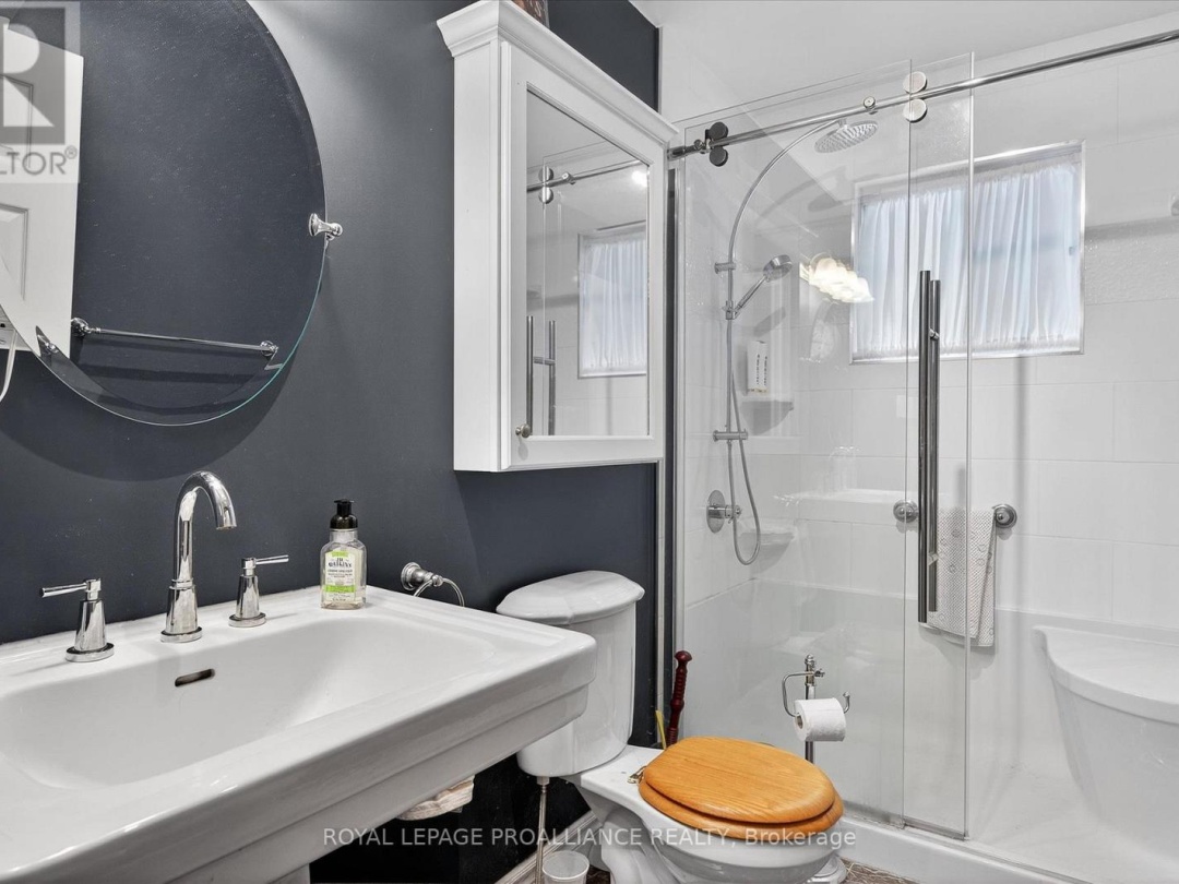 1051 TAPOKE LANE, 