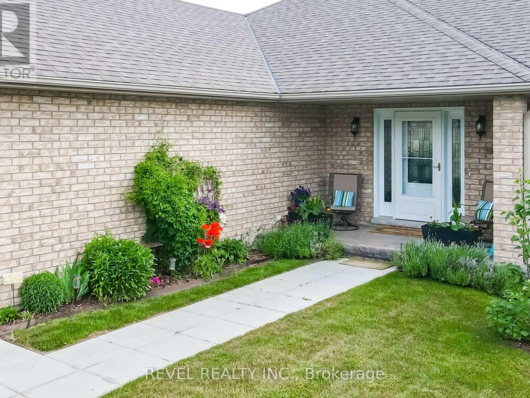 35 BRUCE CRESCENT, 