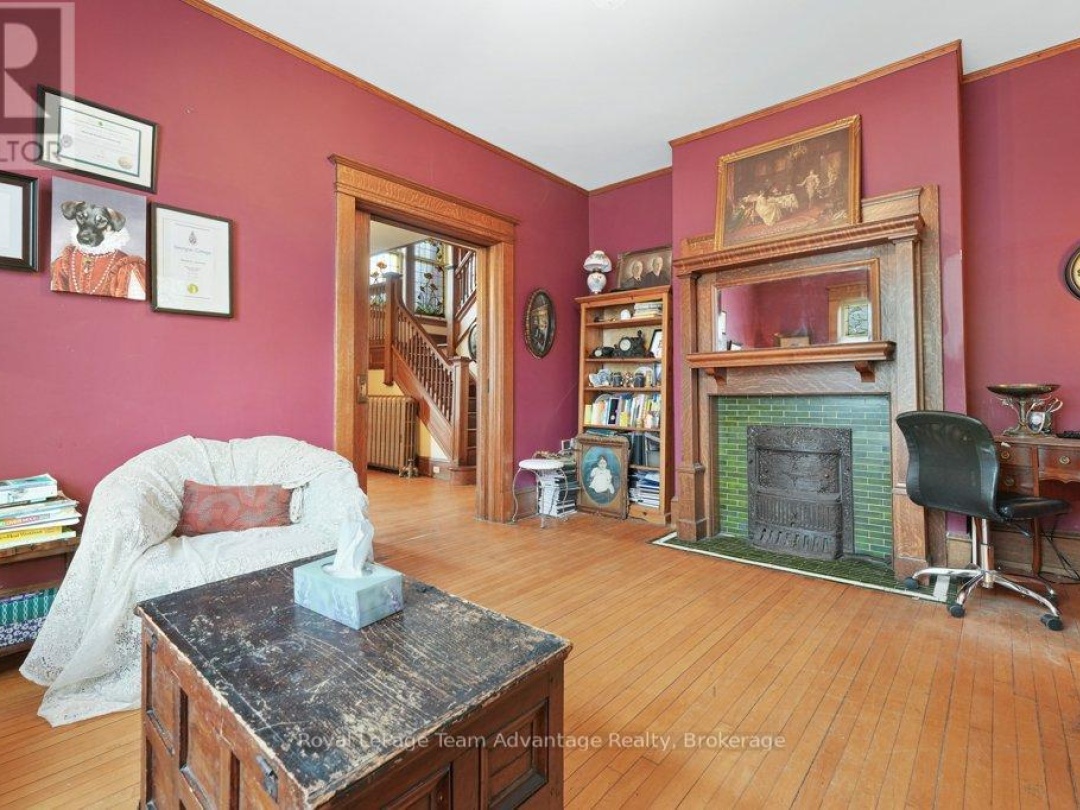 20 Belvedere Avenue, Parry Sound