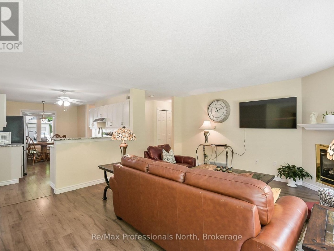 21 WOODMAN'S CHART, Gravenhurst (Muskoka (S))