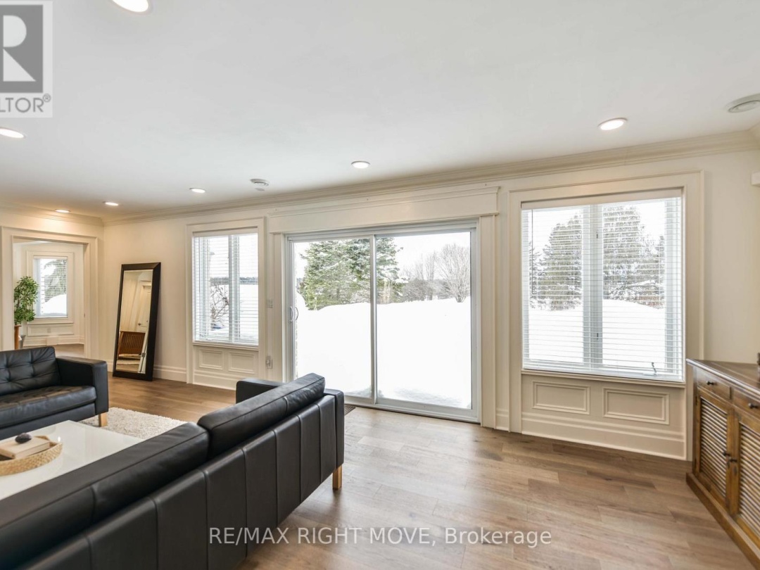 1263 Hawk Ridge Crescent, Severn