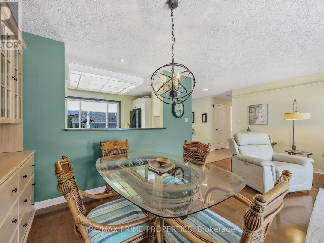 201 - 585 ATHERLEY ROAD, 