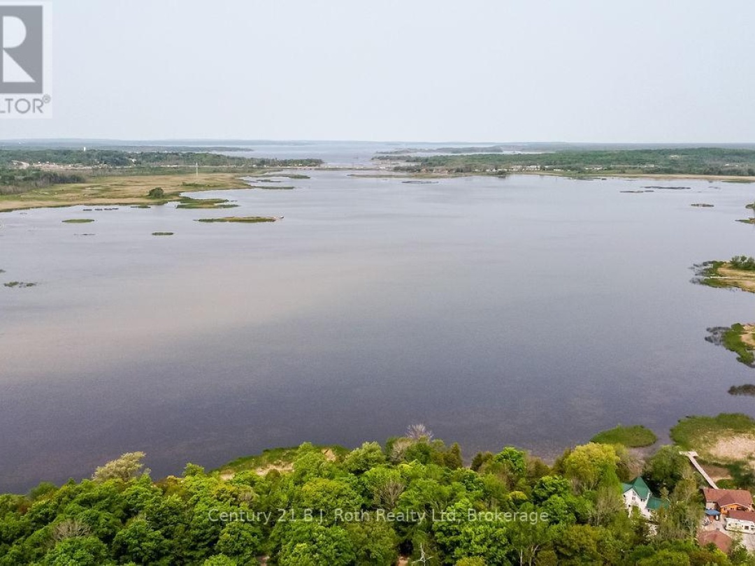 1755 Twin Oaks Crescent, Matchedash Bay