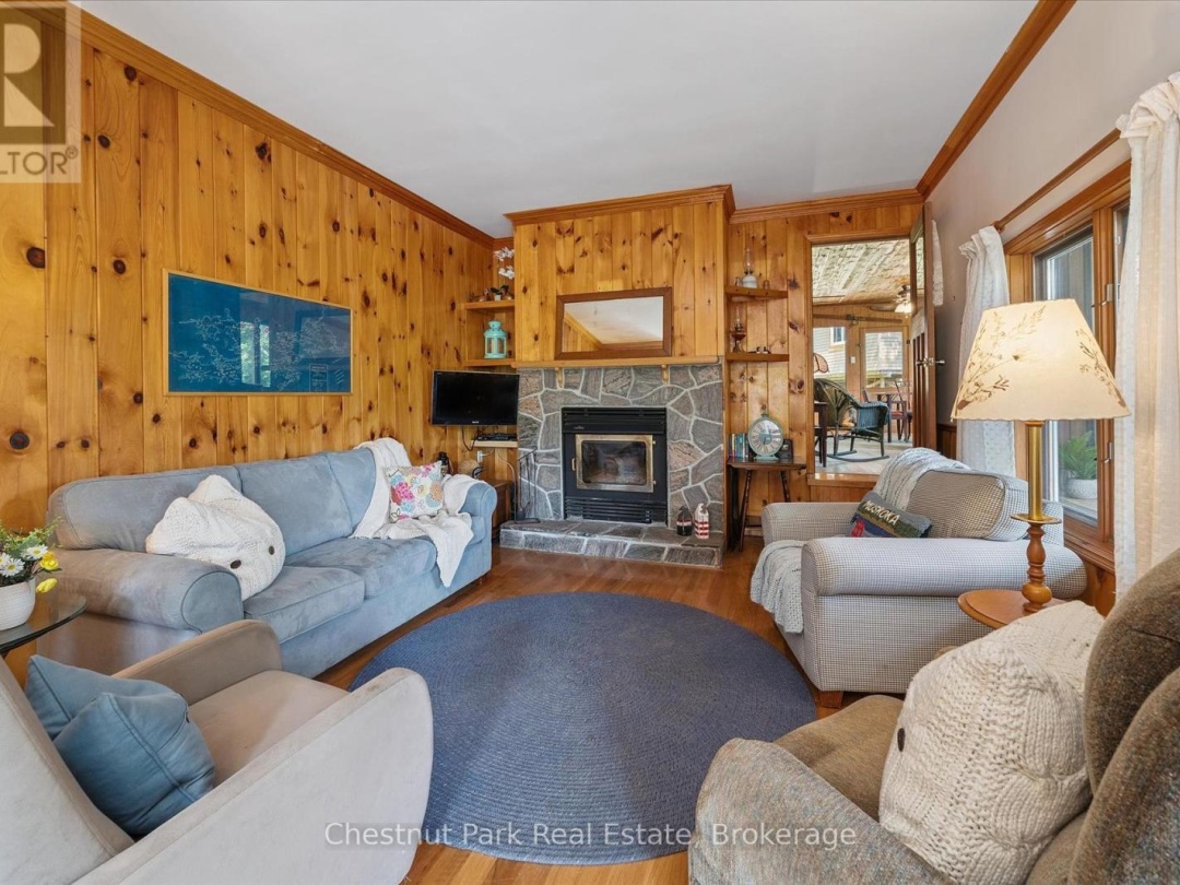 1082 MAPLEWOOD ROAD E, 