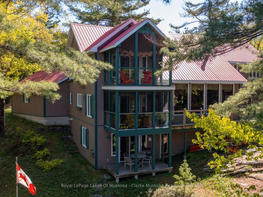 733 Whites Falls Road, Six Mile Lake