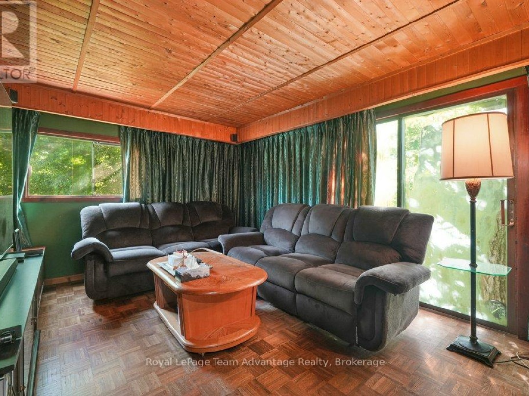 18 HORSESHOE LAKE ROAD, 