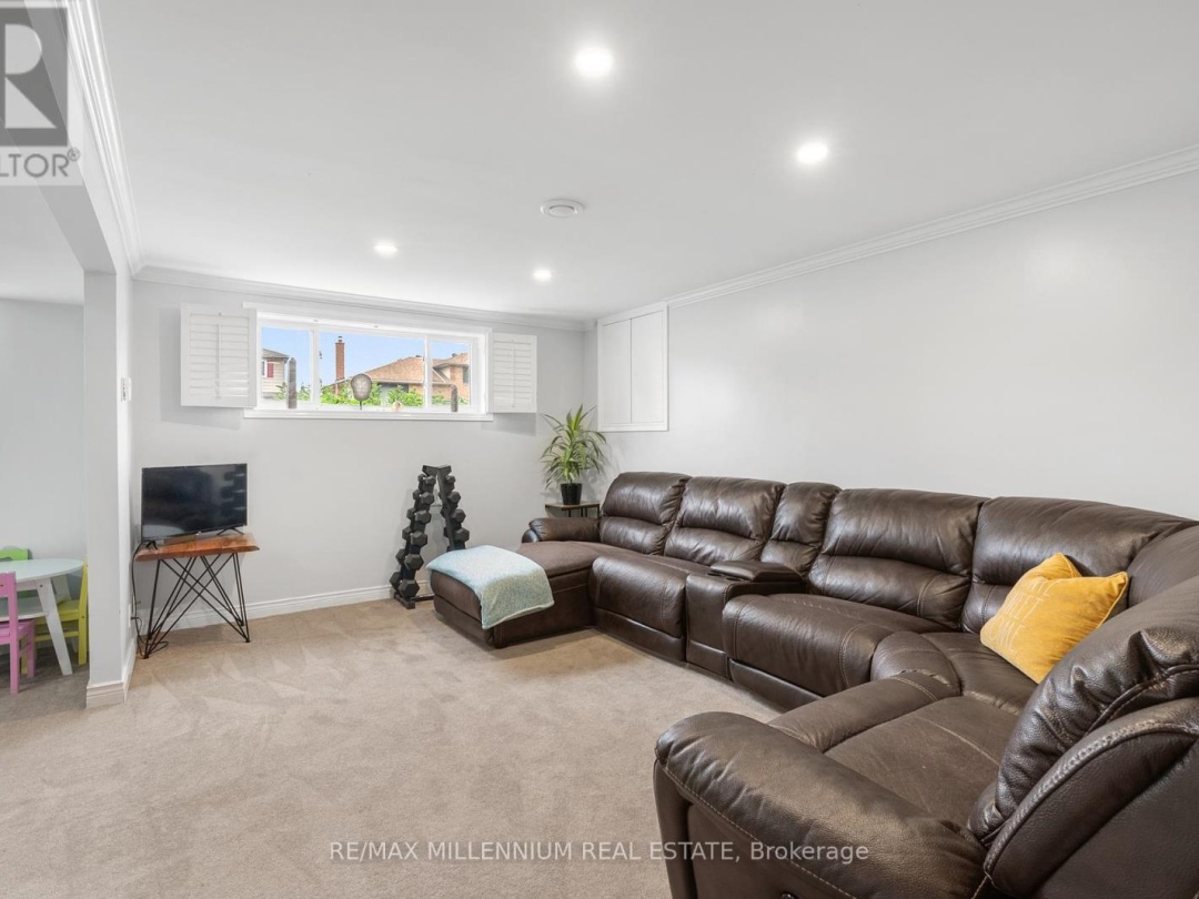 39 TOBOGGAN HILL DRIVE, 
