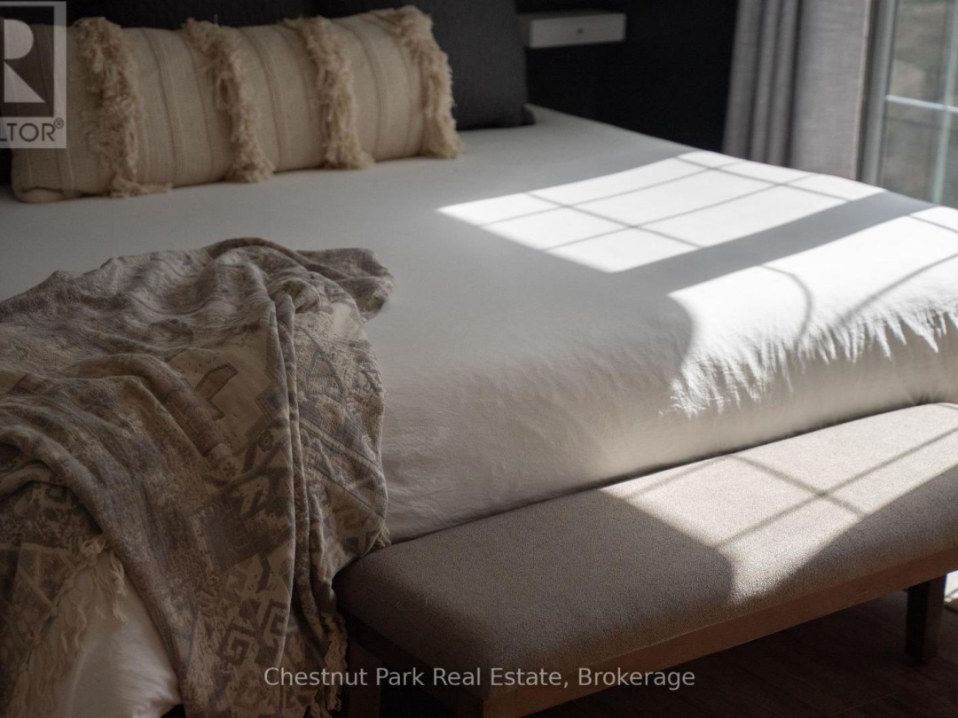 3 CORA STREET E, 