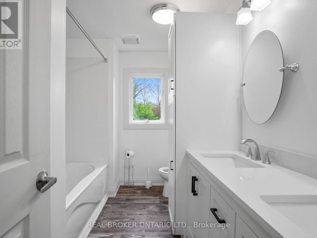 261 PORTAGE ROAD, Canal Lake