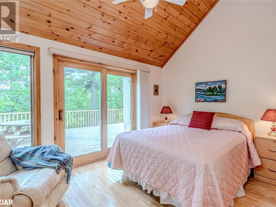 2 IS 880 GEORGIAN BAY, 