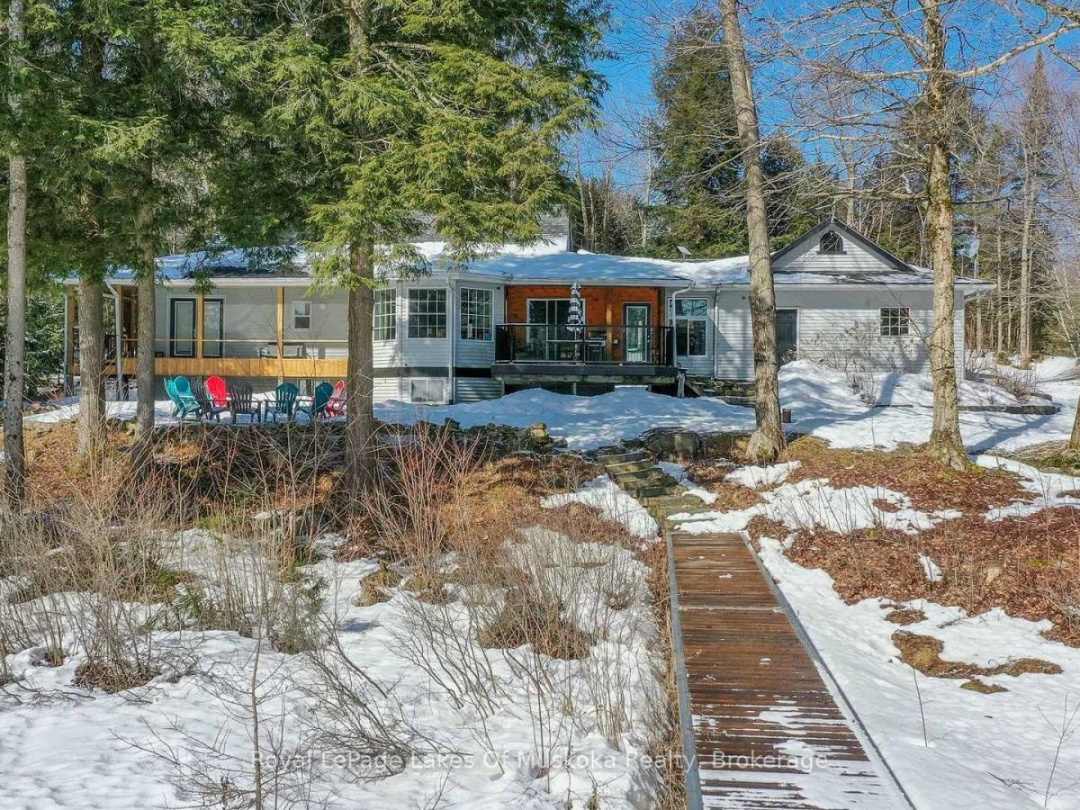 1420 Limberlost Road, Pell Lake