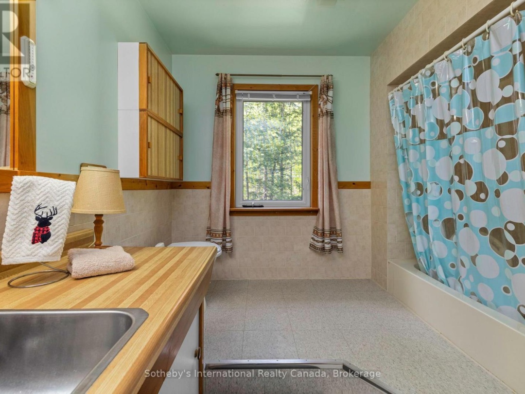 14 Burnegie Lane, Otter Lake