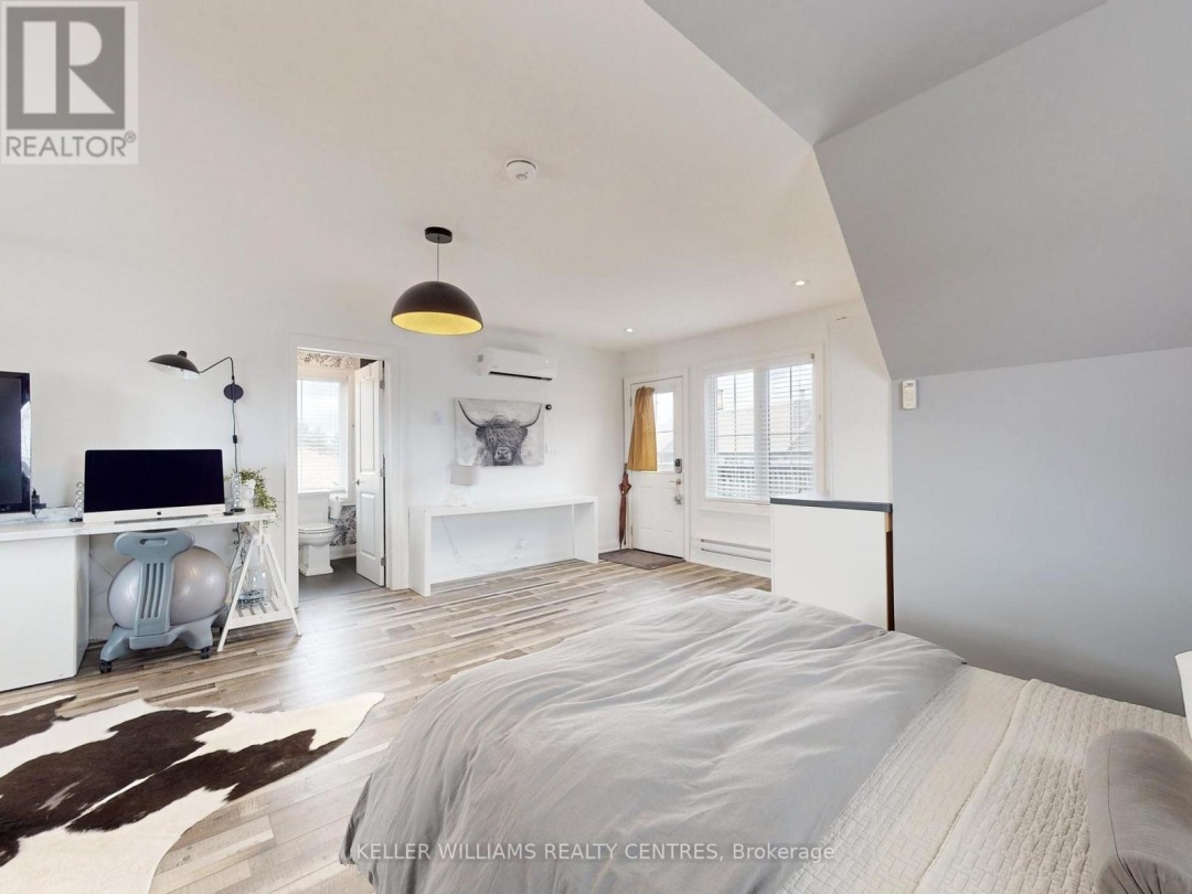 2 THOROUGHBRED DRIVE, 