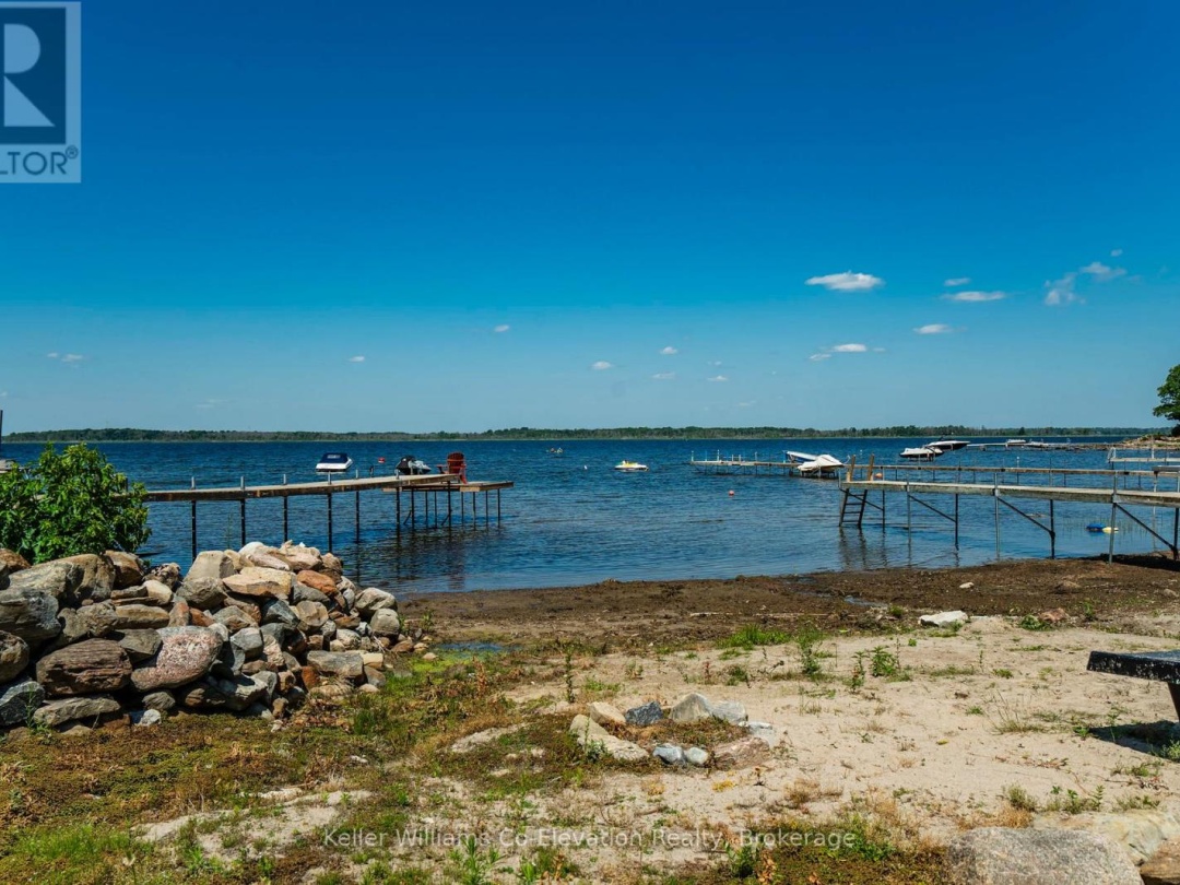 220 ROBIN'S POINT ROAD, 