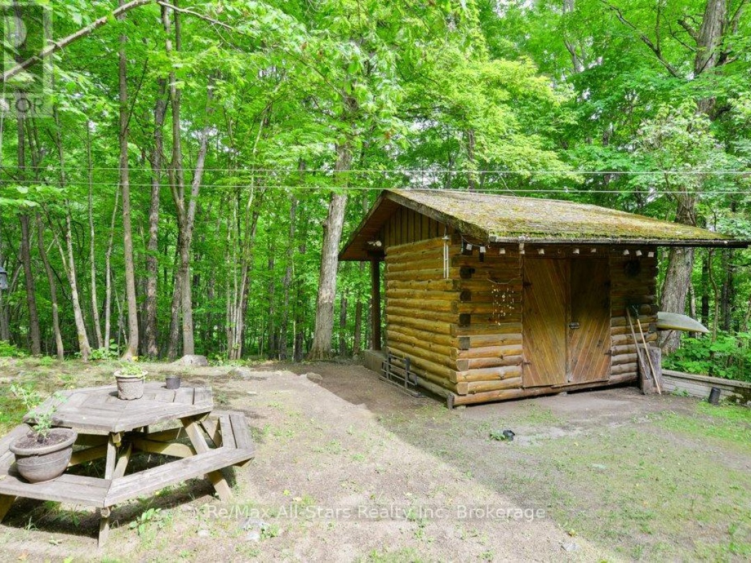 1386 SOUTH PORTAGE ROAD, 