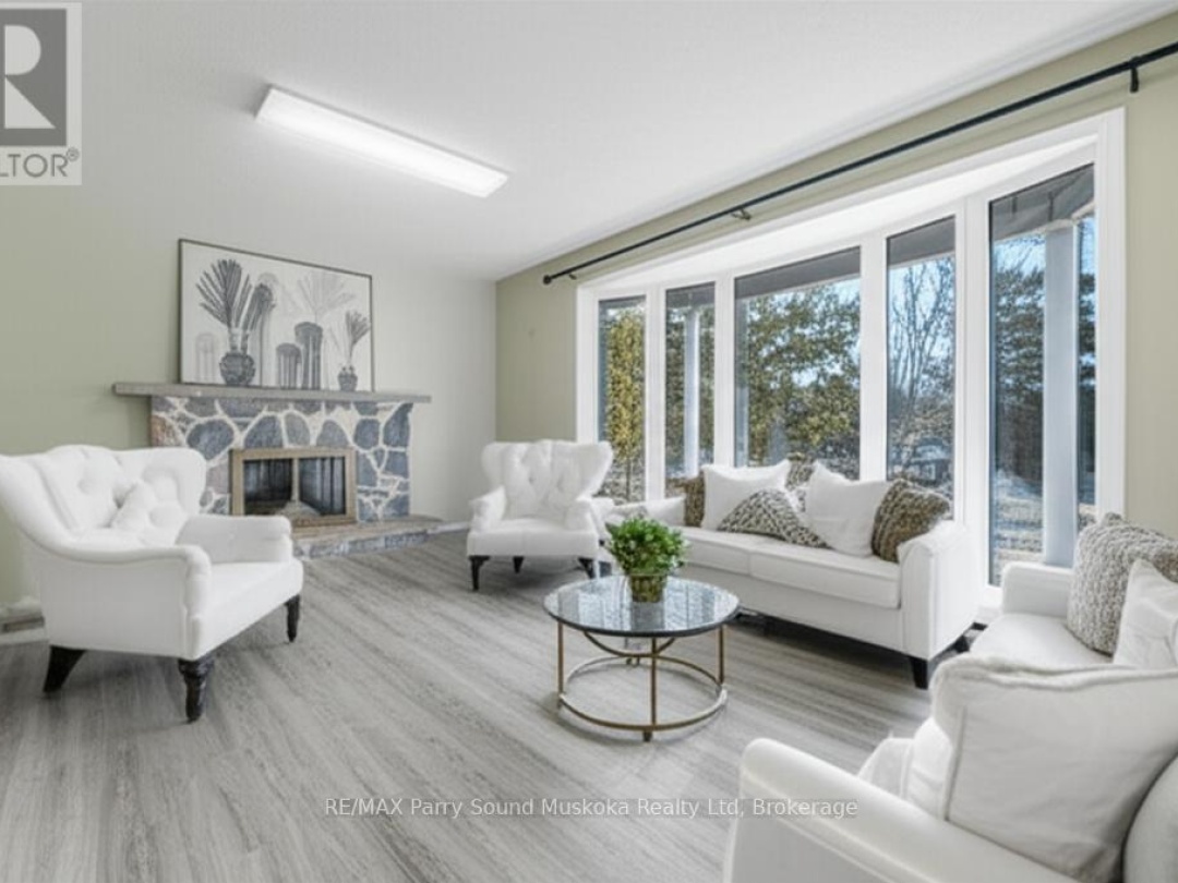 2 WILLIAM STREET, Parry Sound