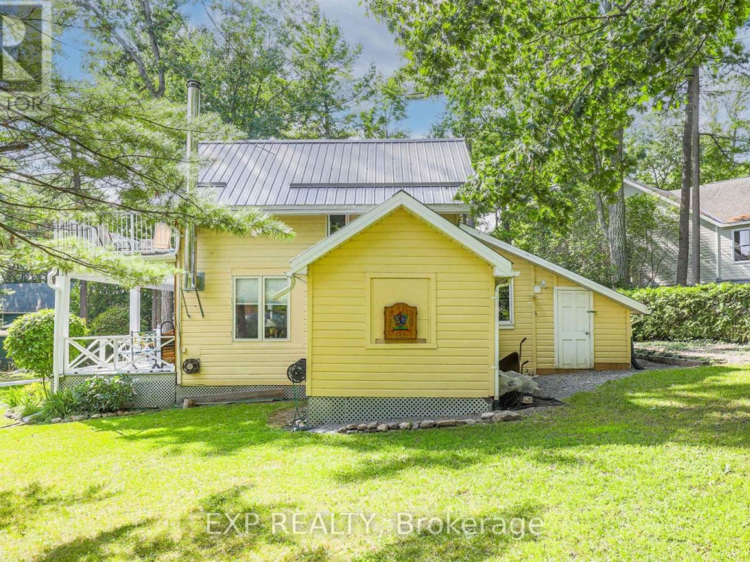 10 Sixth Street, Sturgeon Lake