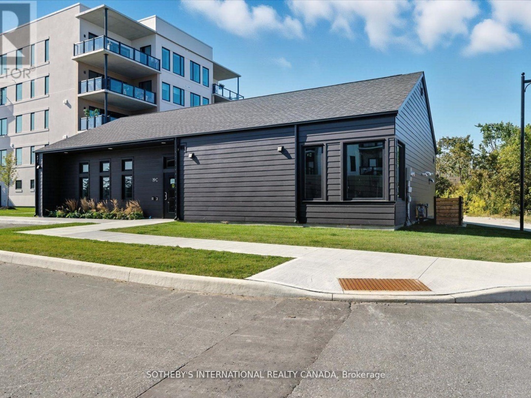 306 - 19B WEST STREET N, 