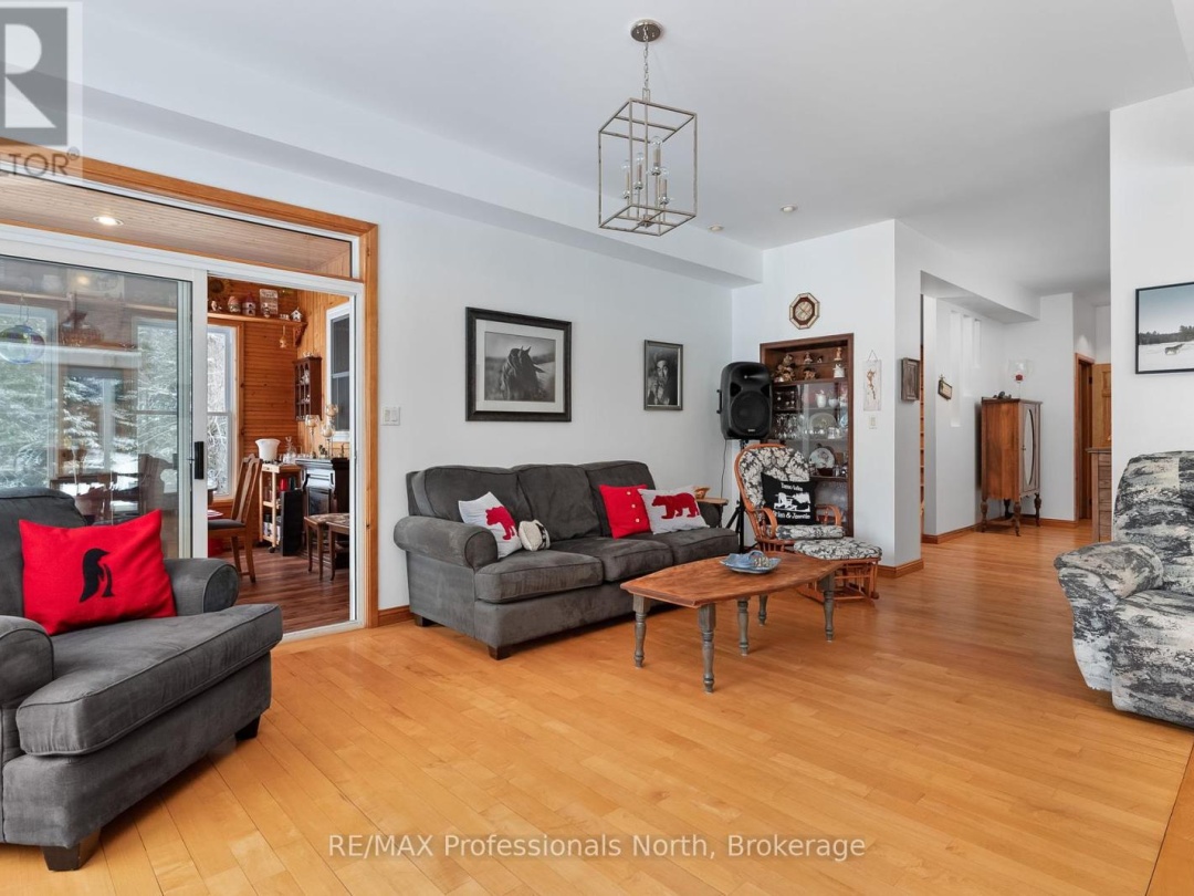 3 2901 Limberlost Road, Tasso Lake