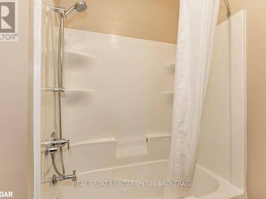 1841 Muskoka Road 118 Road W Unit# 2B, Lake Muskoka