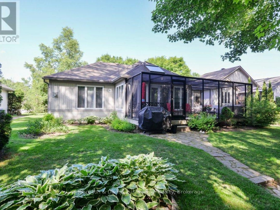 21 PINERIDGE GATE E, 