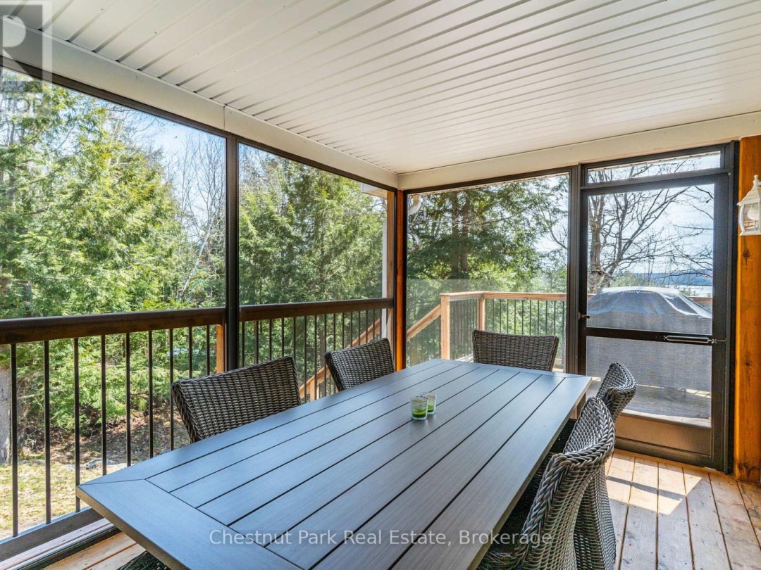 5989 KENNISIS LAKE ROAD, Kennisis Lake