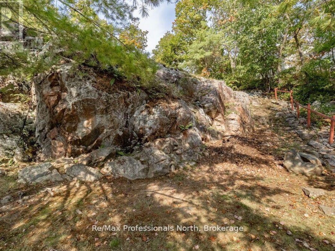 1006 BOOTH LANE, Pine Lake