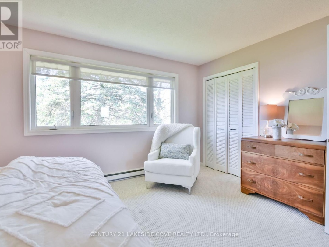 121 Bayshore Drive, Lake Simcoe