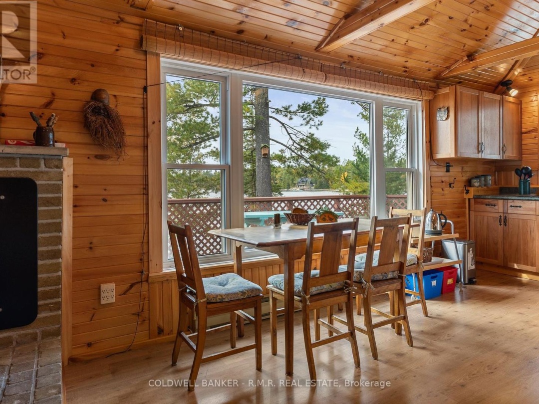 701 ISLAND 7, Crystal Lake