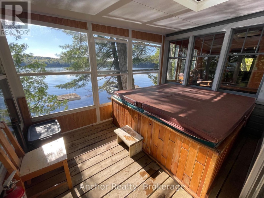 10145 Little Hawk West Sho, Little Hawk Lake