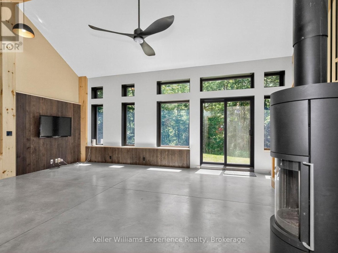 753 HONEY HARBOUR ROAD, 
