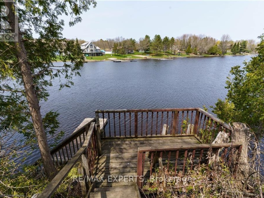 86 STONEY ROAD, Manitouwabing Lake