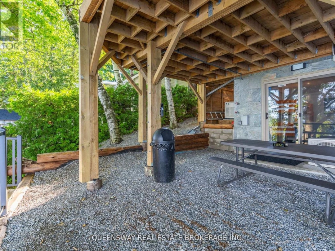 1280 BLACK BEACH LANE, Dalrymple-south Lake