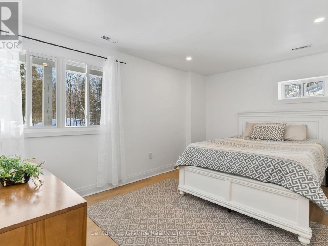 7032 COUNTY ROAD 121, 