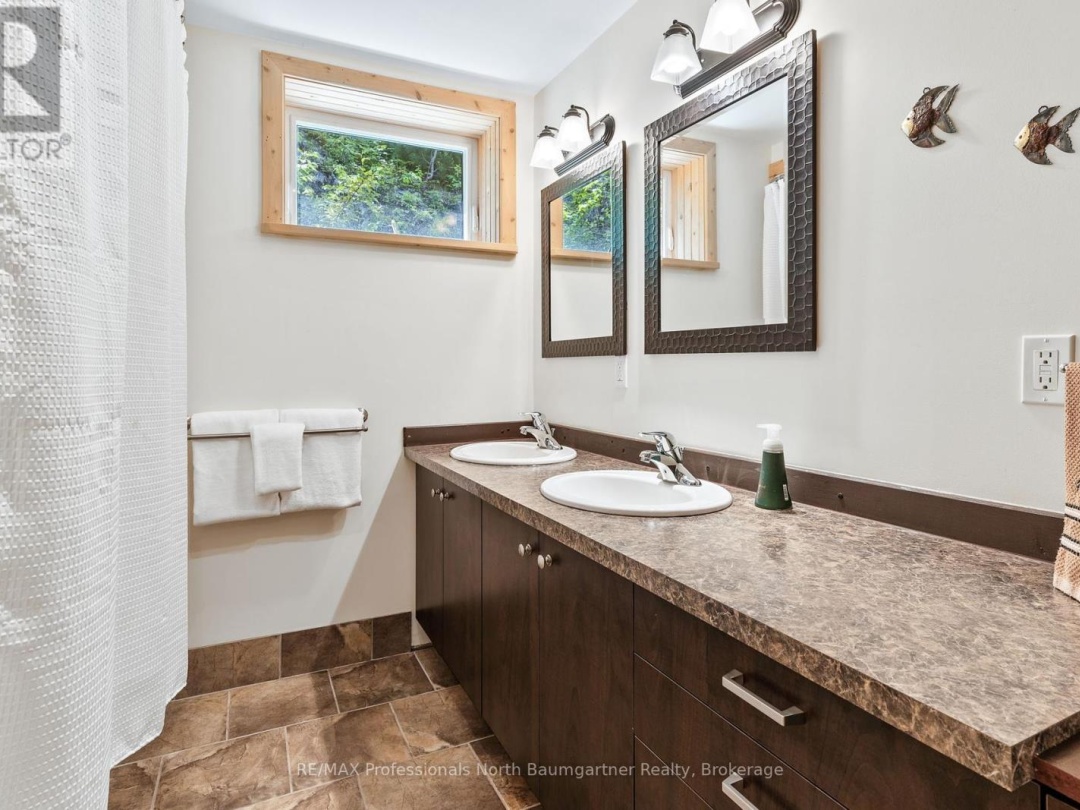 1132 TRAPLINE TRAIL, 