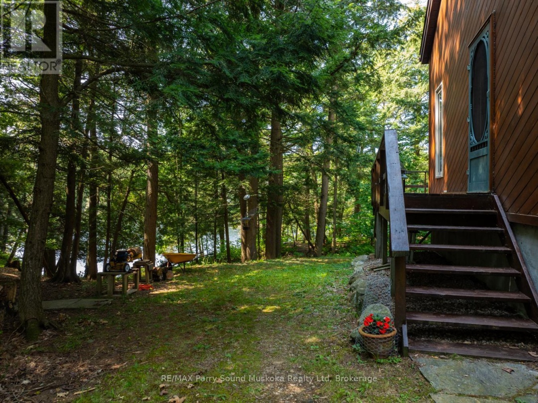 18 Meharg Drive, Manitouwabing Lake
