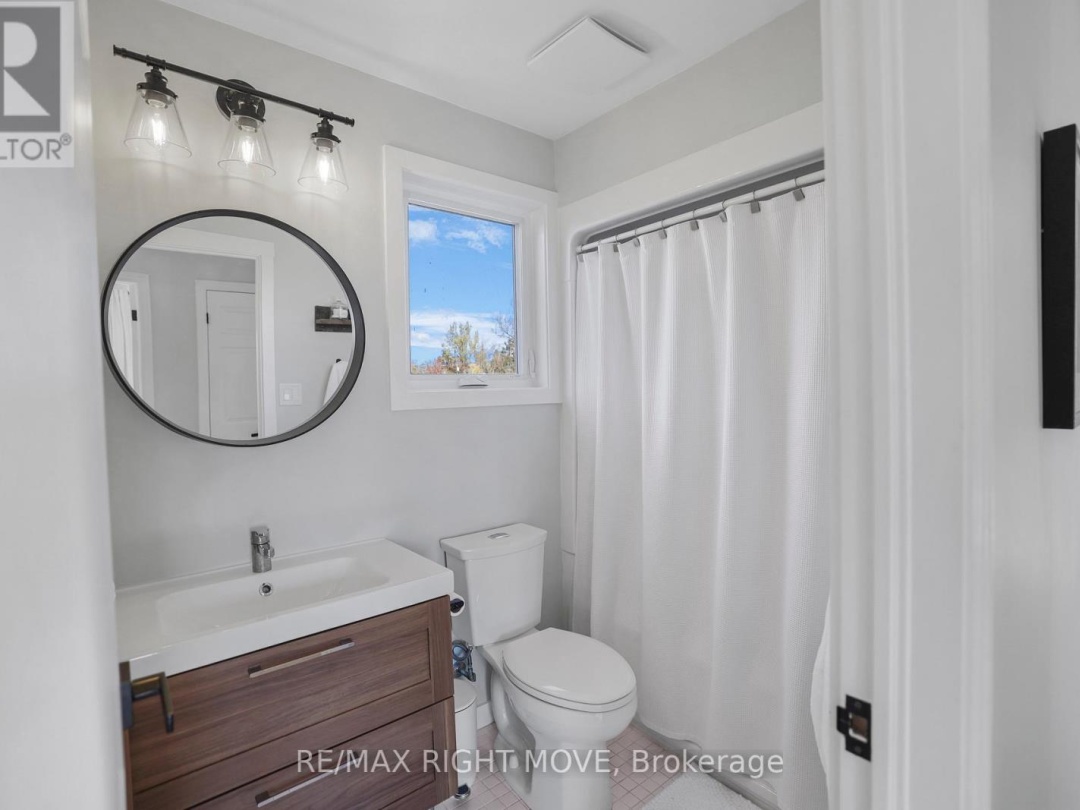 2900 LAKESIDE DRIVE, 