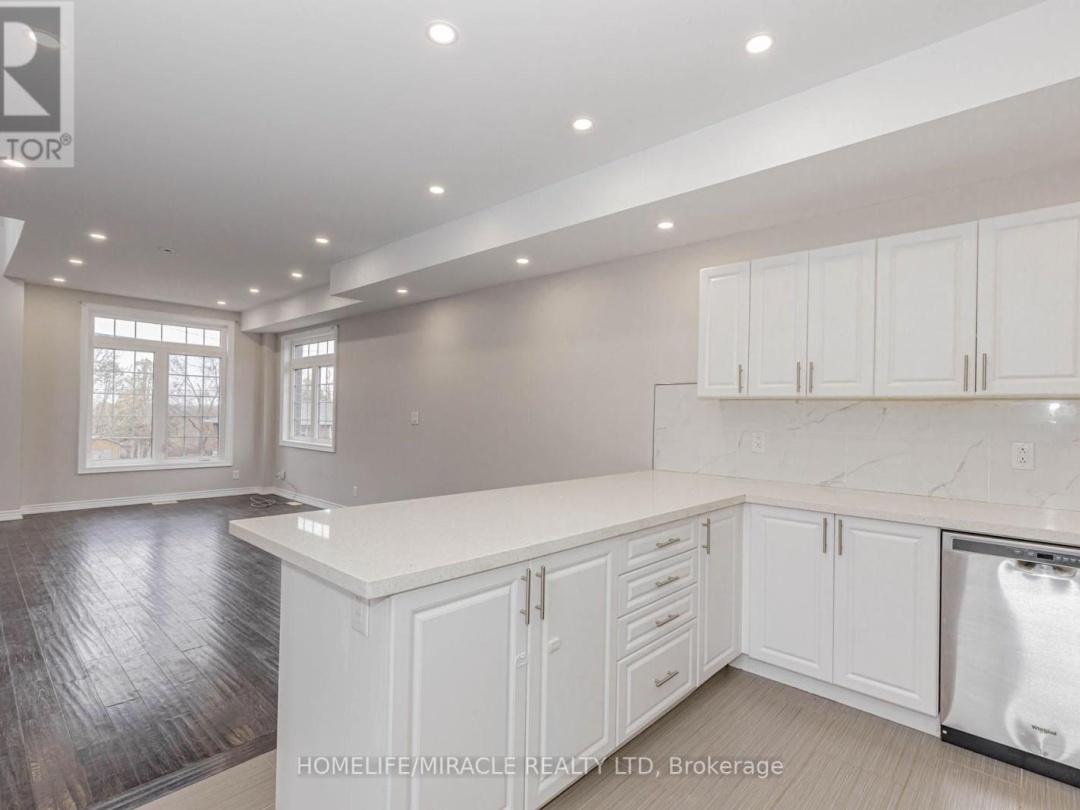 637 SIMCOE STREET, 