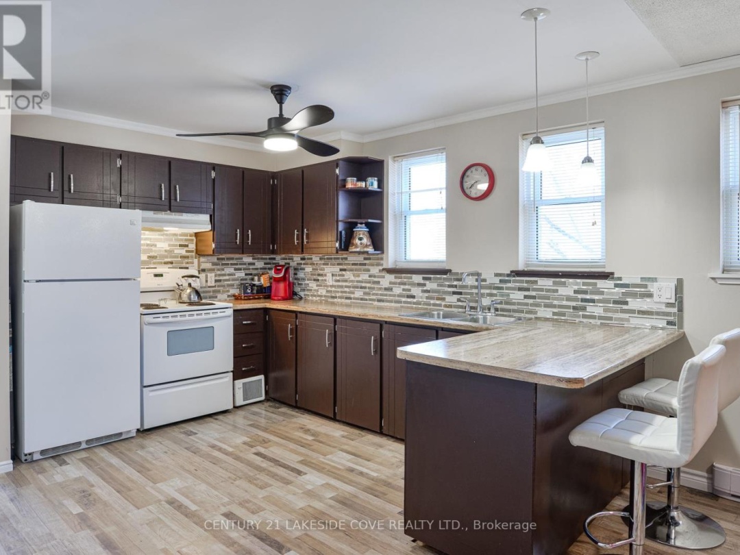Unit 27 1 Paradise Boulevard S, Lake Simcoe