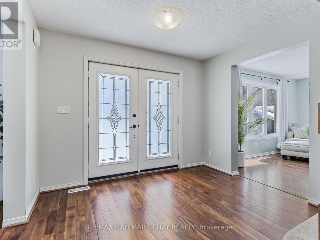 5810 Lowanda Lane, Ramara
