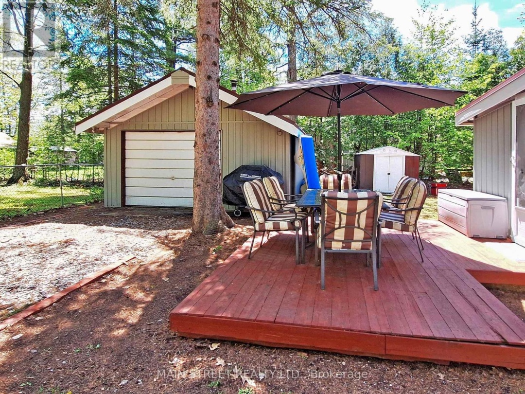 2 Ceadarhurst Avenue, Sturgeon Lake