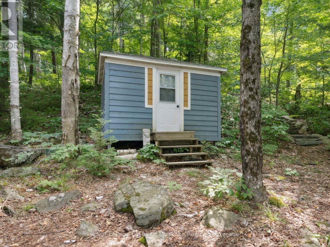 16368 KAWAGAMA-DENNISON ISLAND, Kawagama Lake