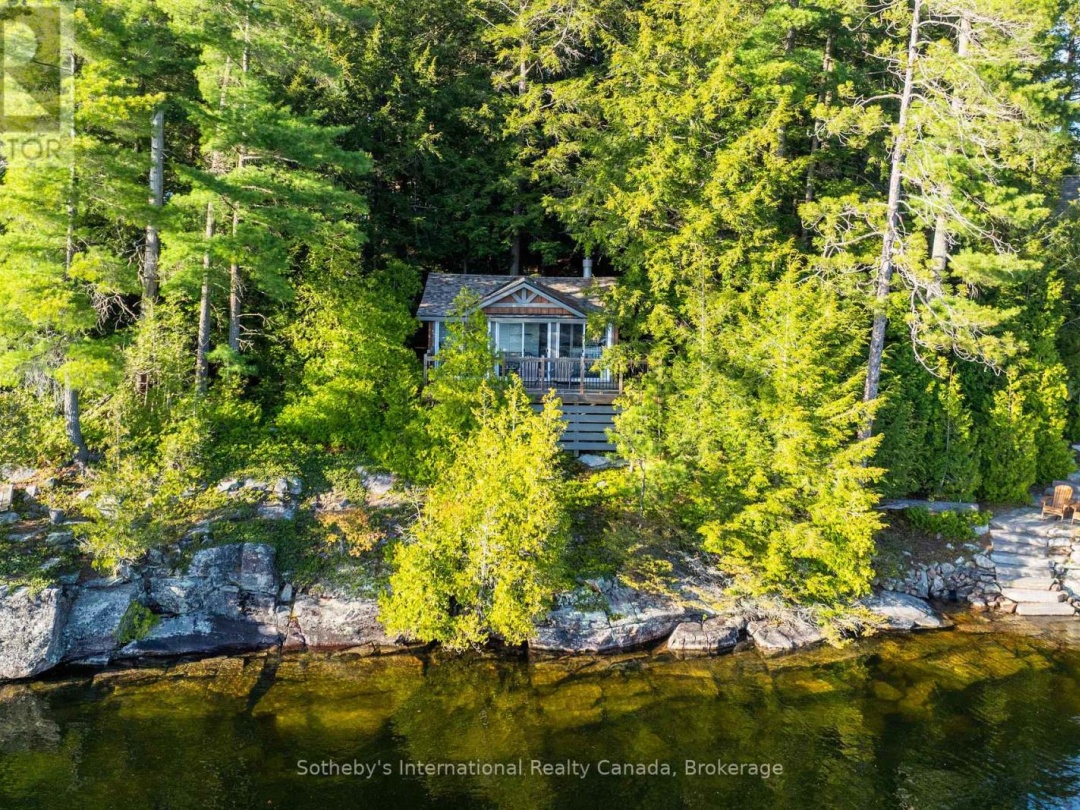 1075 ELMHURST LANE, Kennisis Lake