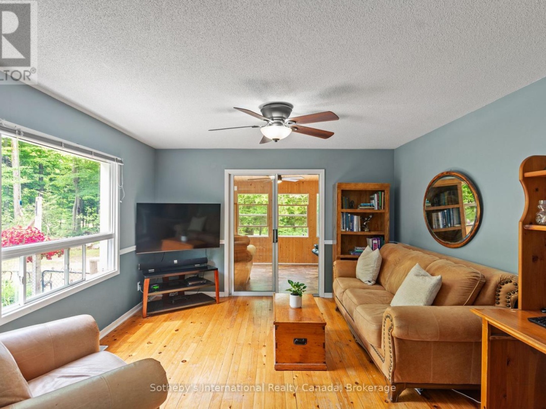 31 MEADOWS AVENUE, 