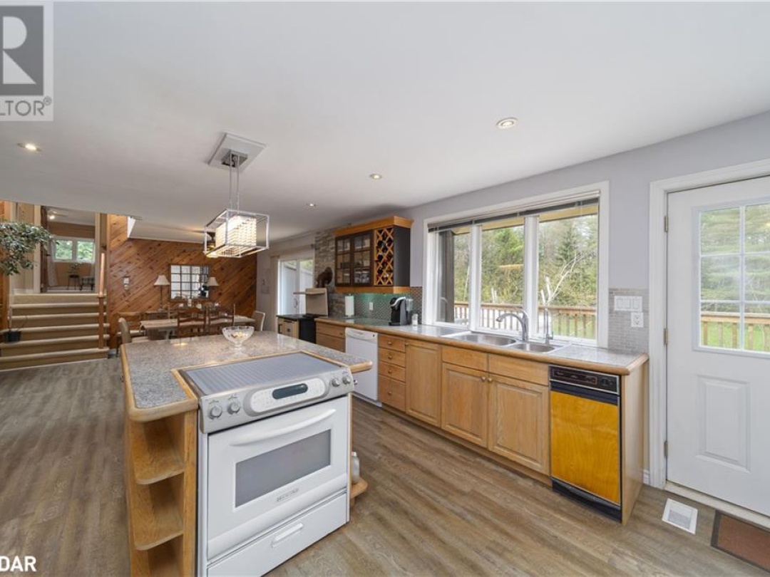 1936 Peninsula Point Road, Sparrow Lake
